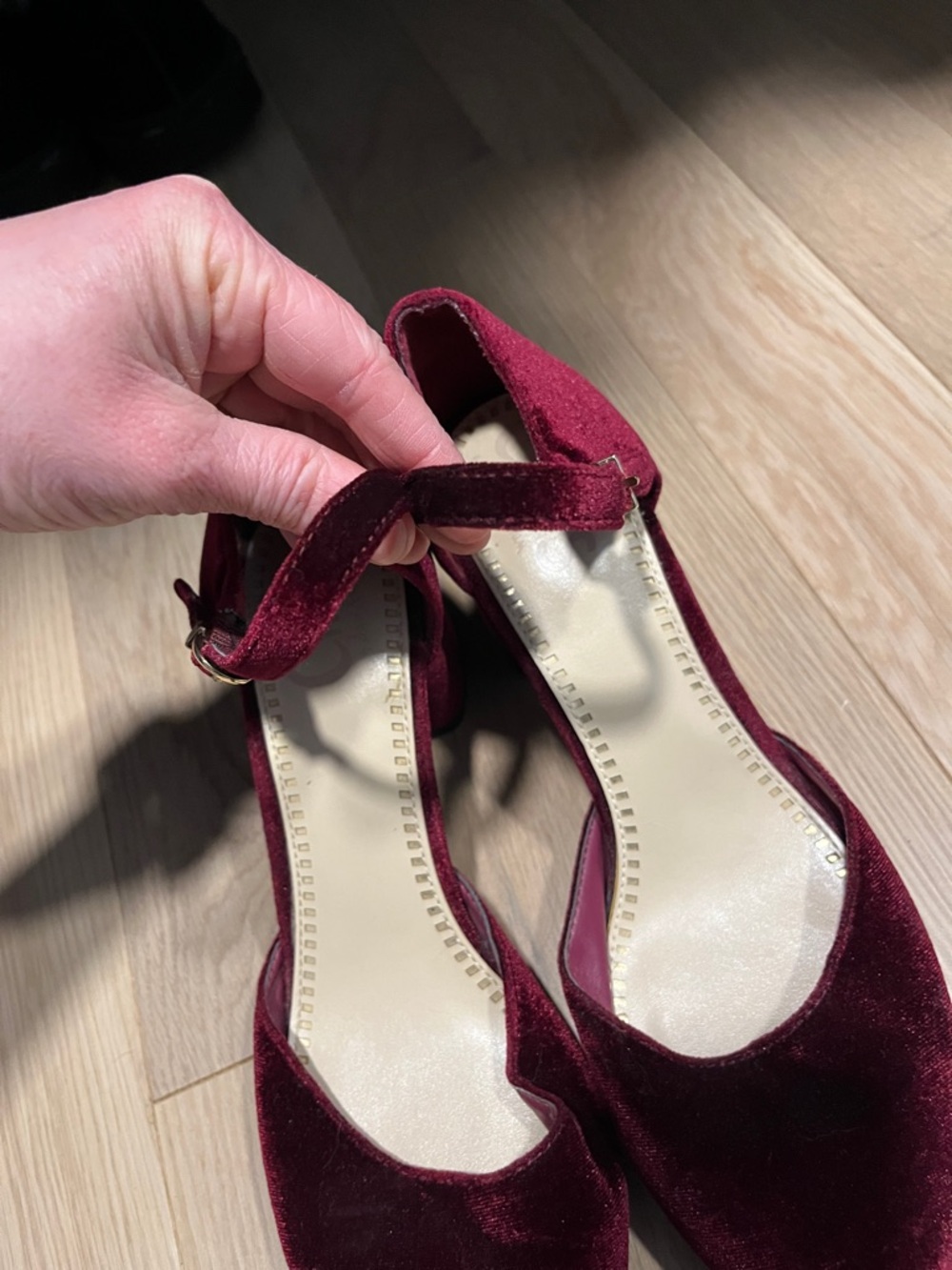 Circus by Sam Edelman Burgundy Velvet Ankle-Strap Heels size 8.5 - Picture 3 of 7